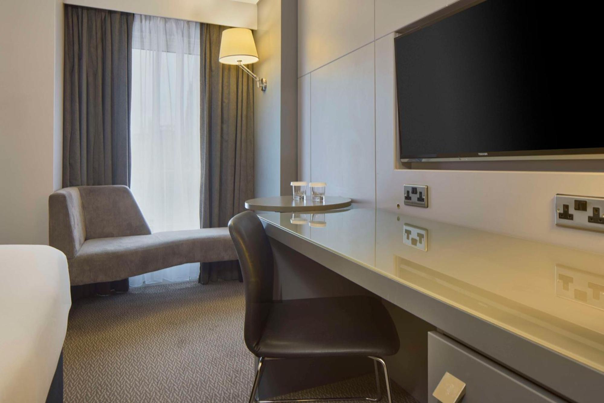 Doubletree By Hilton Centre 4*